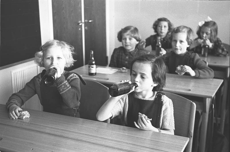 Tingløkkeskolen 1952, sodavand til elever